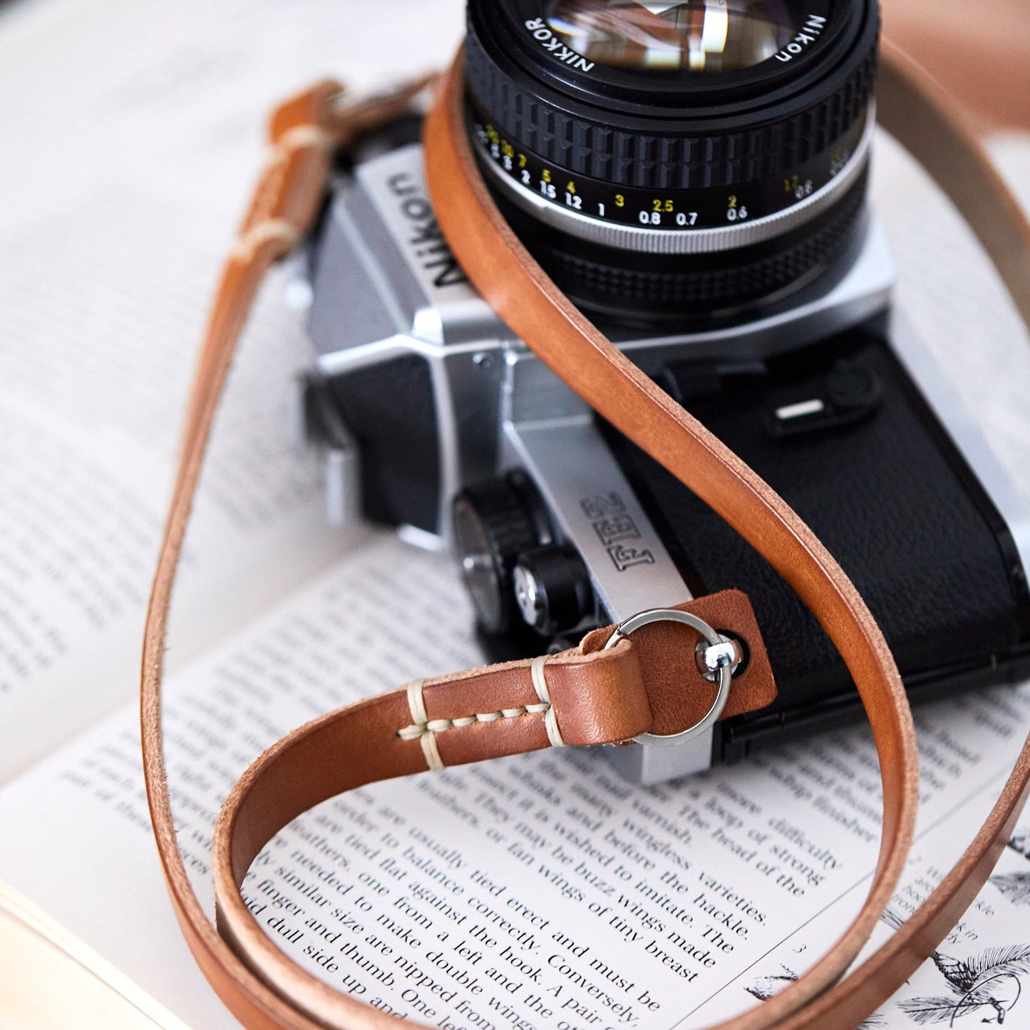 DUSTY SLIM Leather Camera Strap