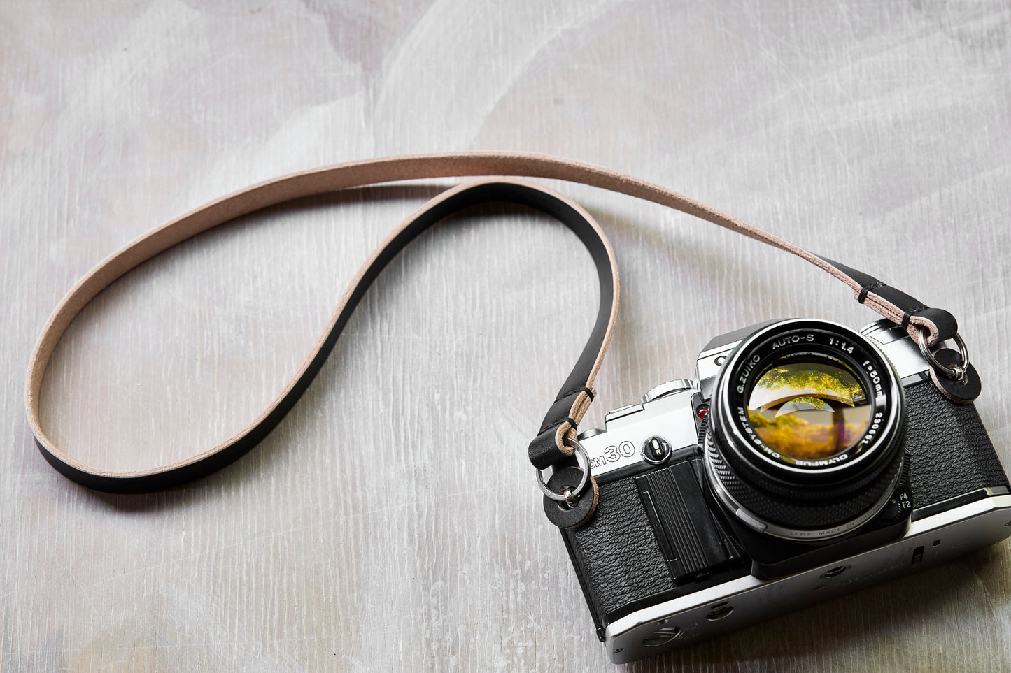 GIBSON Leather Camera Strap