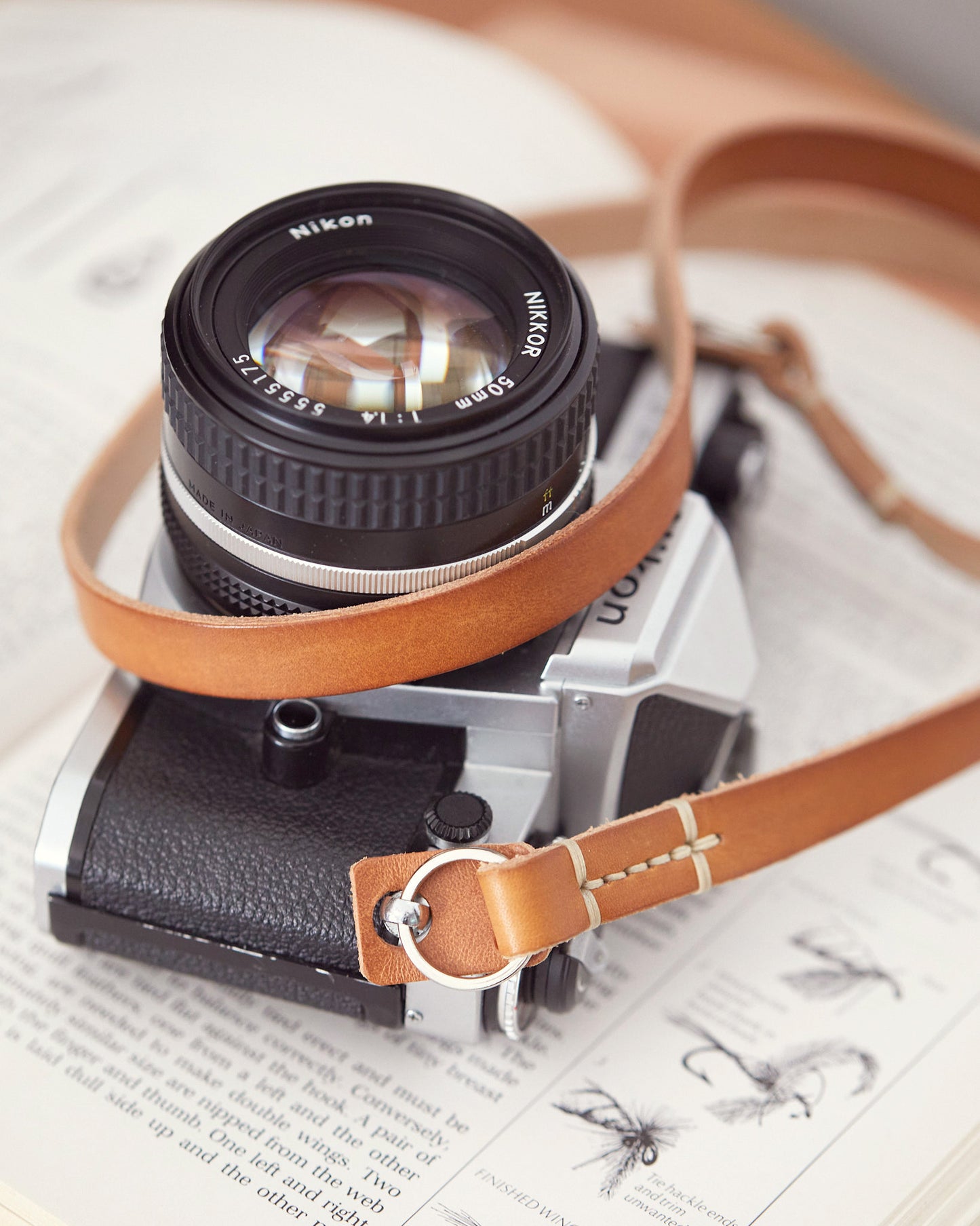 DUSTY SLIM Leather Camera Strap
