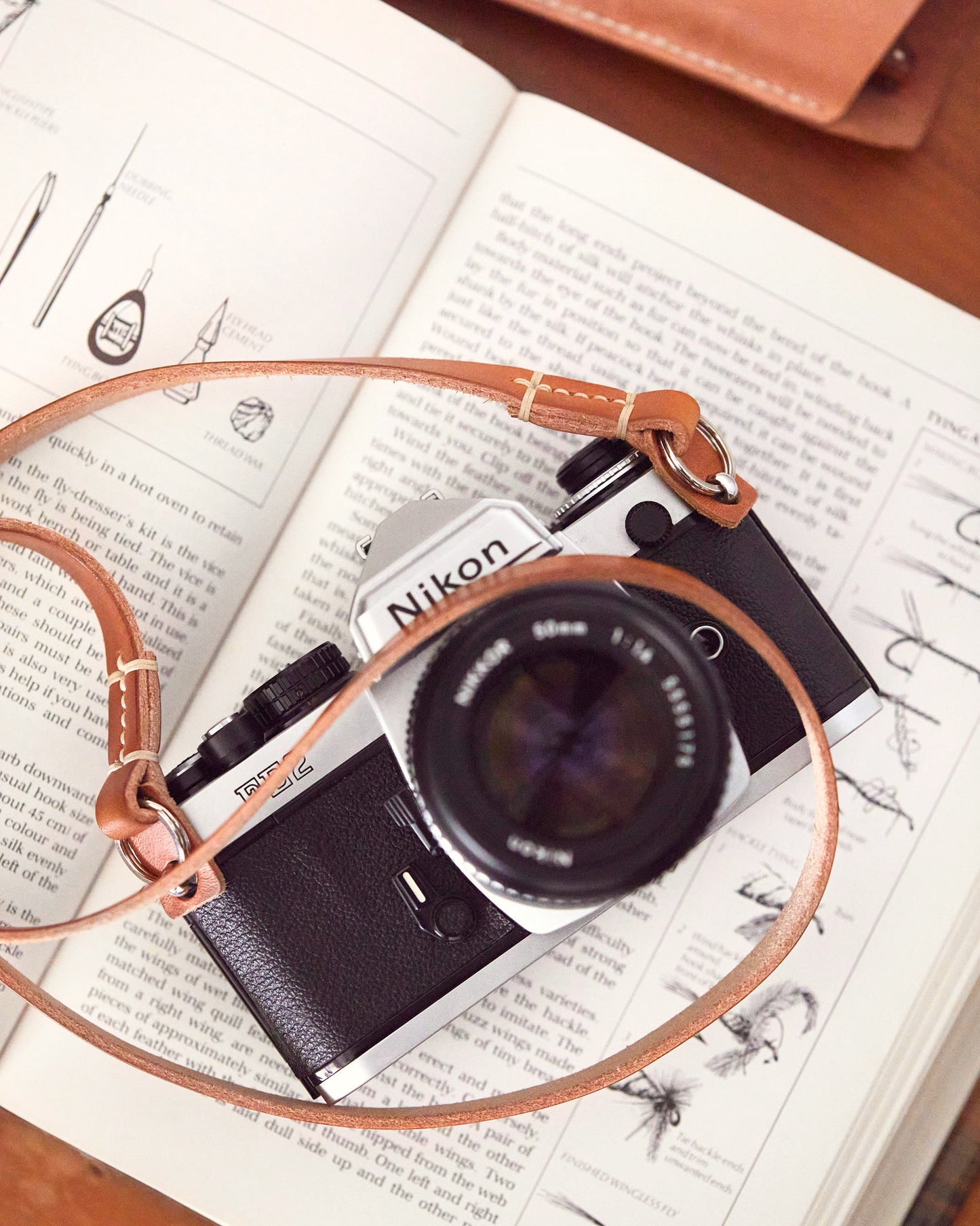 DUSTY SLIM Leather Camera Strap