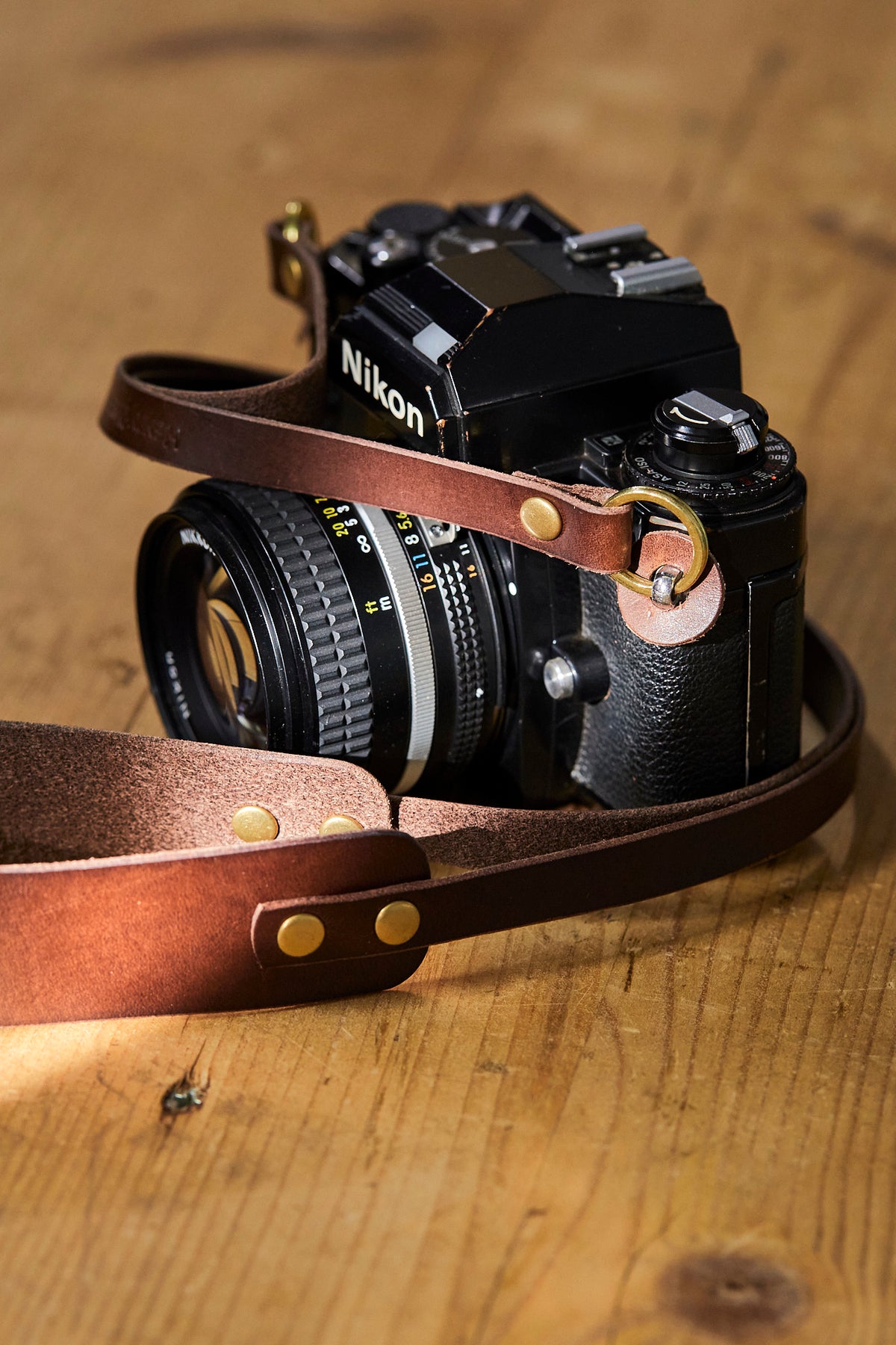 Solid brass split ring and rivet detail on Marlowe leather camera strap, Henry and Wilde Western Australia